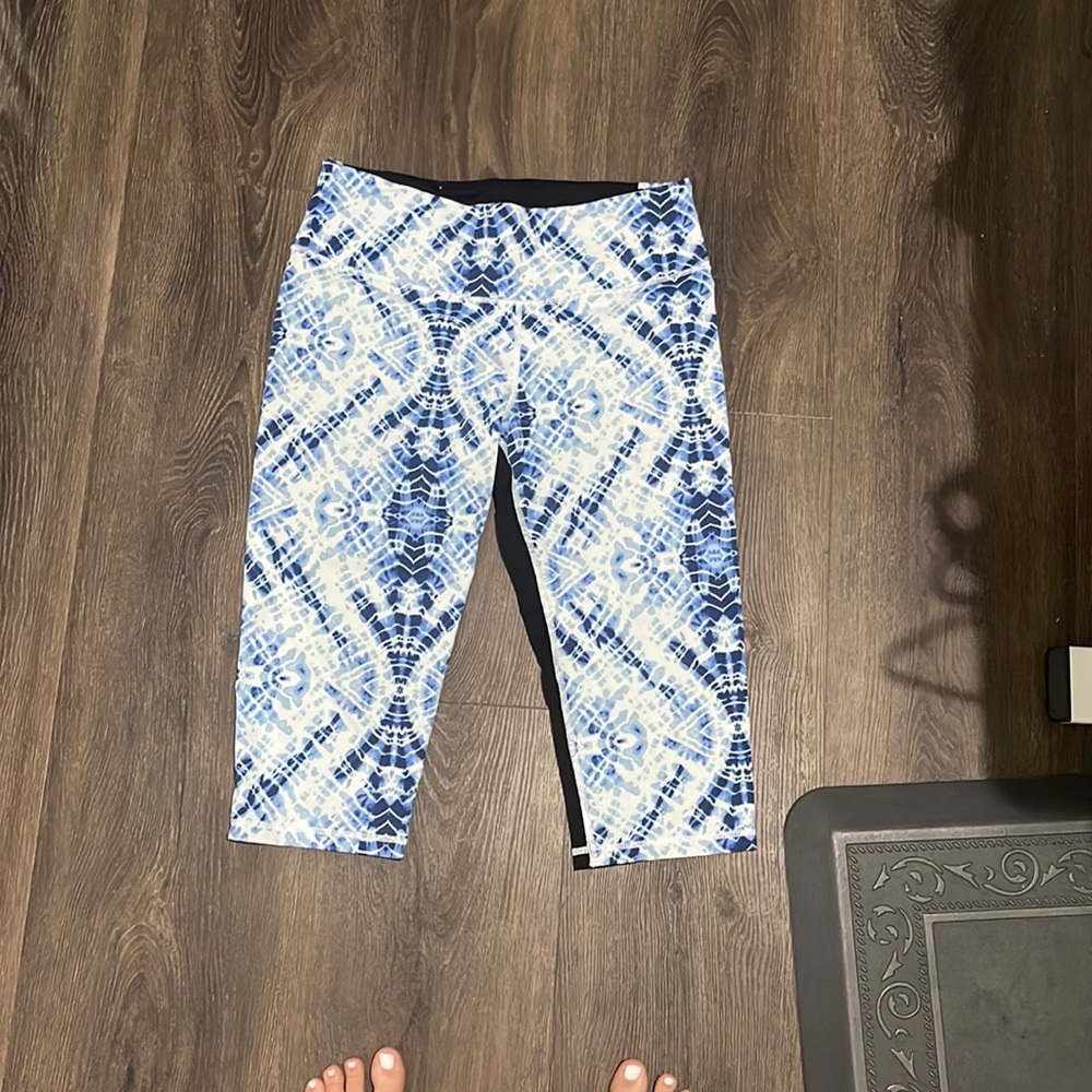 STILL AVAILABLE- Victoria’s Secret Tie Dye Cropped Leggings